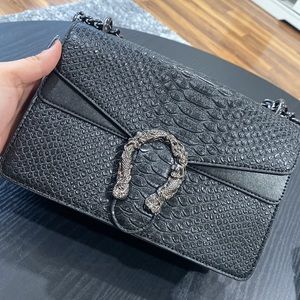 NWT - BLACK  CROSS BODY
